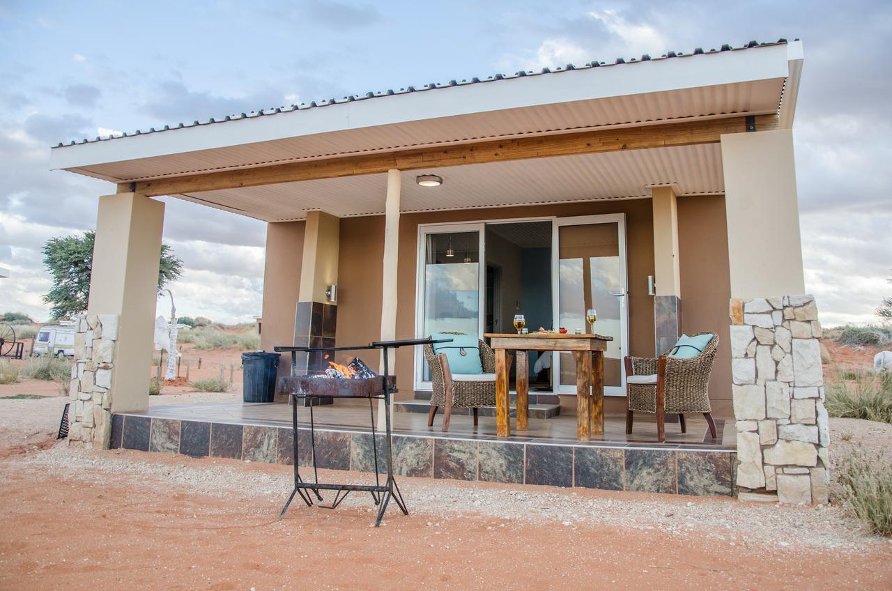 Kgalagadi Lodge Askham Exterior photo