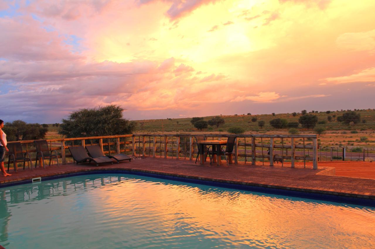 Kgalagadi Lodge Askham Exterior photo