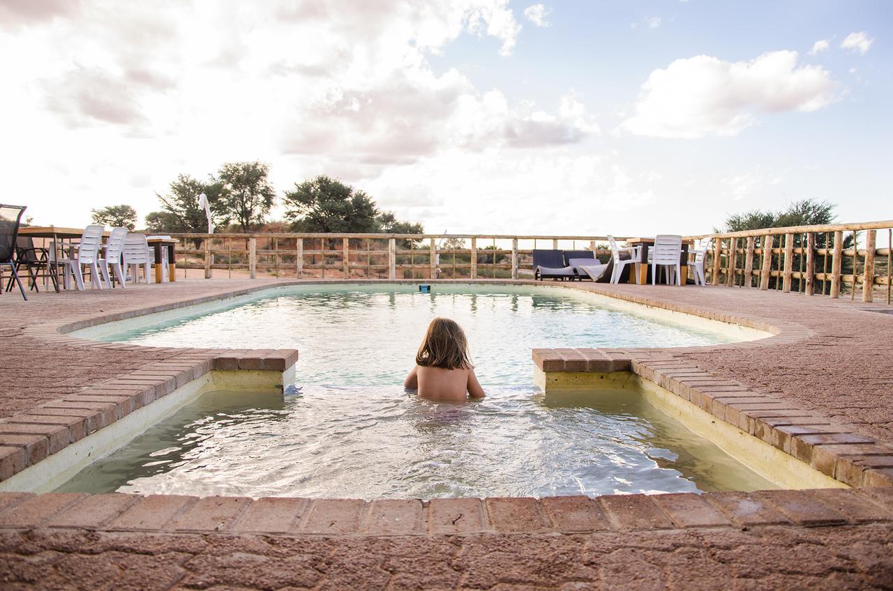 Kgalagadi Lodge Askham Exterior photo