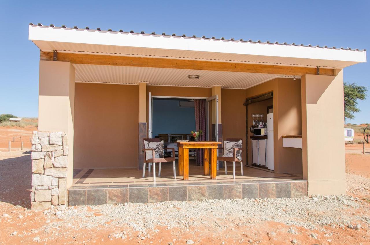 Kgalagadi Lodge Askham Exterior photo