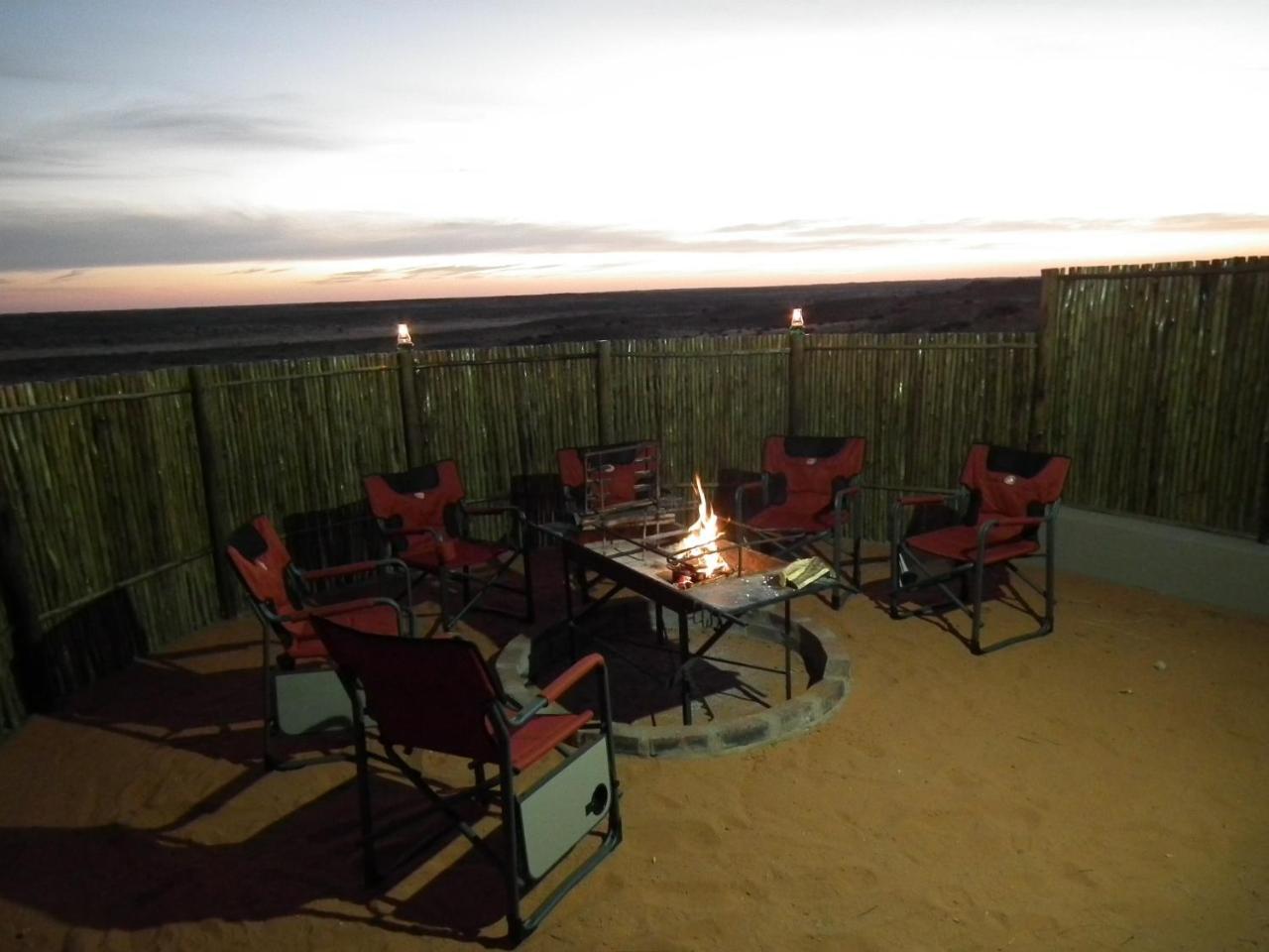 Kgalagadi Lodge Askham Exterior photo