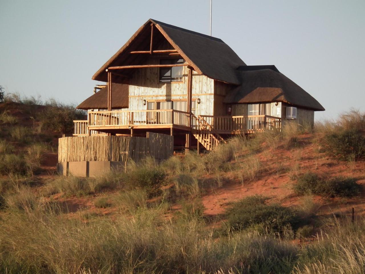 Kgalagadi Lodge Askham Exterior photo